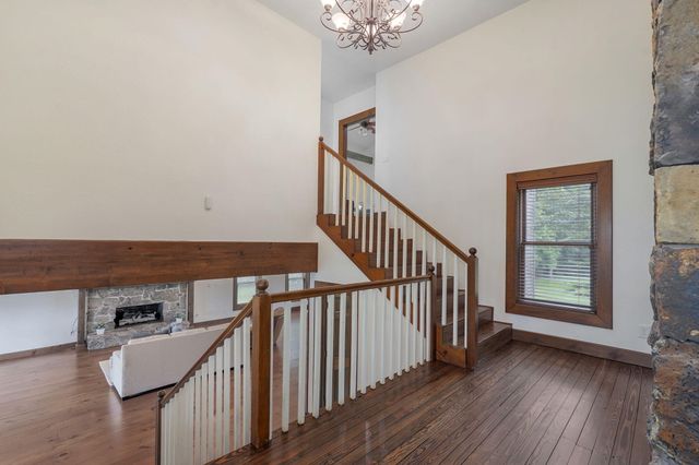3995 E Apple Hill Lane, Springfield, MO 65802