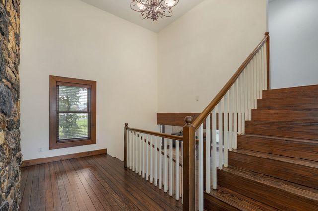 3995 E Apple Hill Lane, Springfield, MO 65802