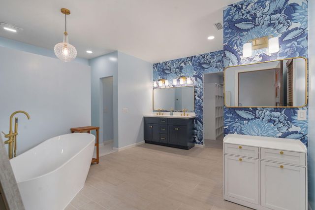 3995 E Apple Hill Lane, Springfield, MO 65802