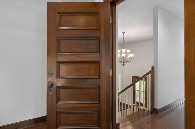 3995 E Apple Hill Lane, Springfield, MO 65802