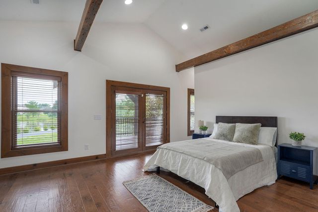 3995 E Apple Hill Lane, Springfield, MO 65802