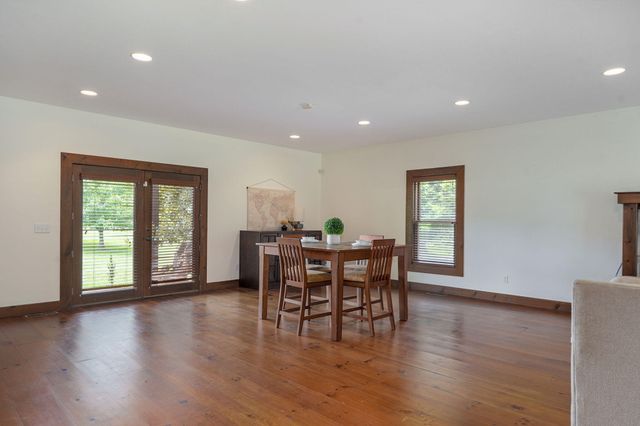 3995 E Apple Hill Lane, Springfield, MO 65802