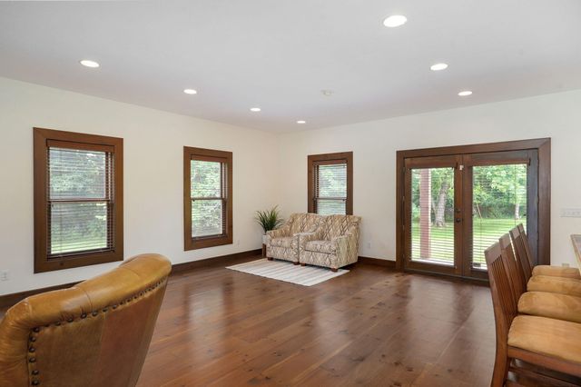 3995 E Apple Hill Lane, Springfield, MO 65802