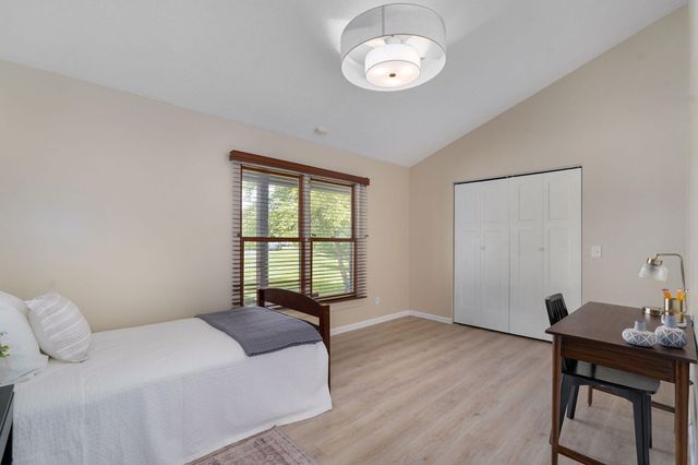 3995 E Apple Hill Lane, Springfield, MO 65802
