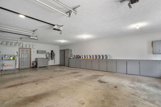 3995 E Apple Hill Lane, Springfield, MO 65802