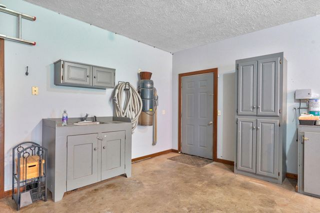 3995 E Apple Hill Lane, Springfield, MO 65802
