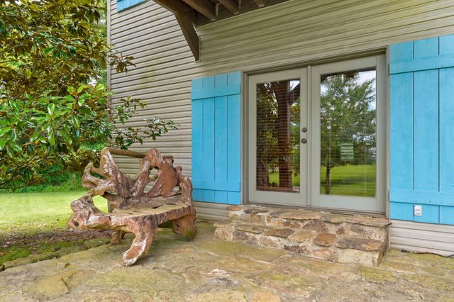3995 E Apple Hill Lane, Springfield, MO 65802