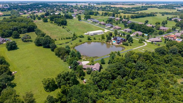 3995 E Apple Hill Lane, Springfield, MO 65802