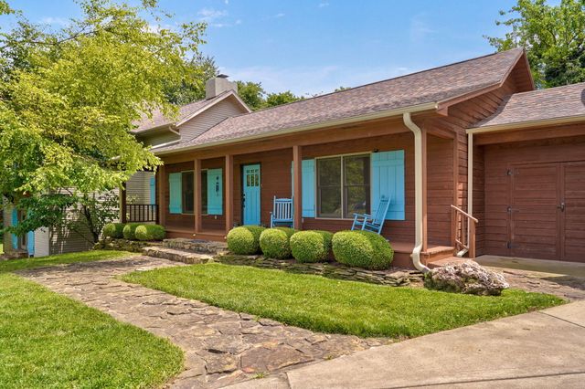 3995 E Apple Hill Lane, Springfield, MO 65802