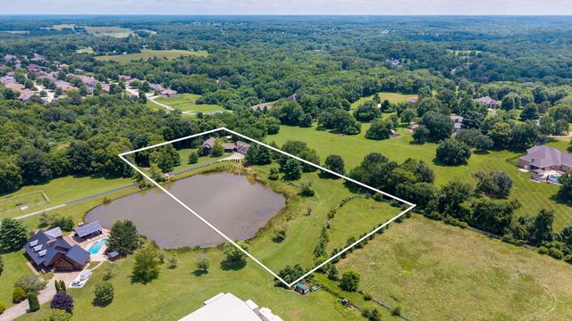 3995 E Apple Hill Lane, Springfield, MO 65802