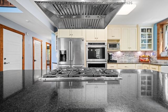 395 Long Branch Road, Charleston, WV 25314