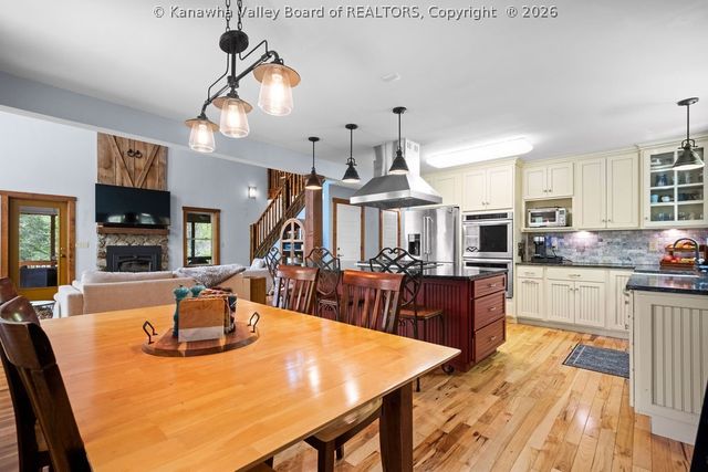 395 Long Branch Road, Charleston, WV 25314