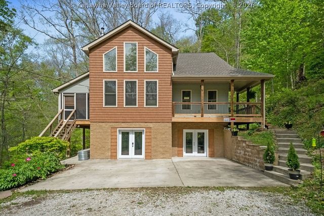 395 Long Branch Road, Charleston, WV 25314