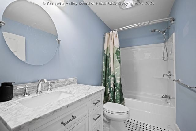 395 Long Branch Road, Charleston, WV 25314