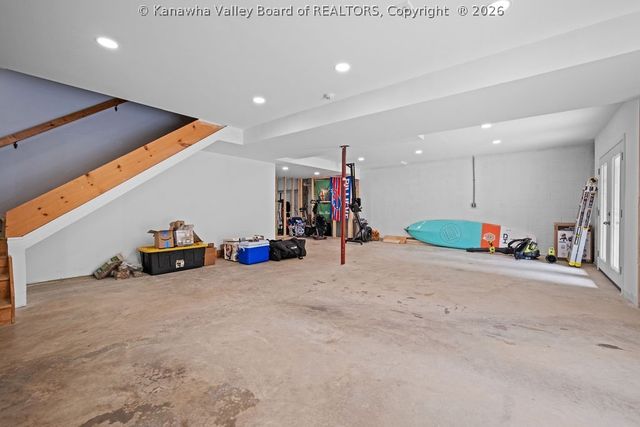 395 Long Branch Road, Charleston, WV 25314