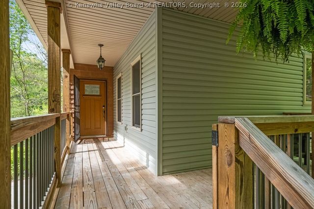 395 Long Branch Road, Charleston, WV 25314