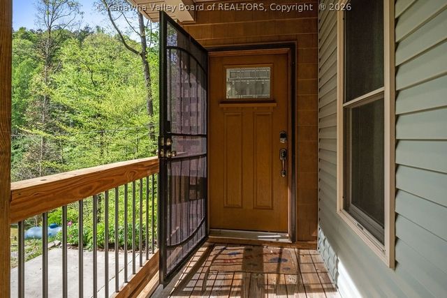 395 Long Branch Road, Charleston, WV 25314