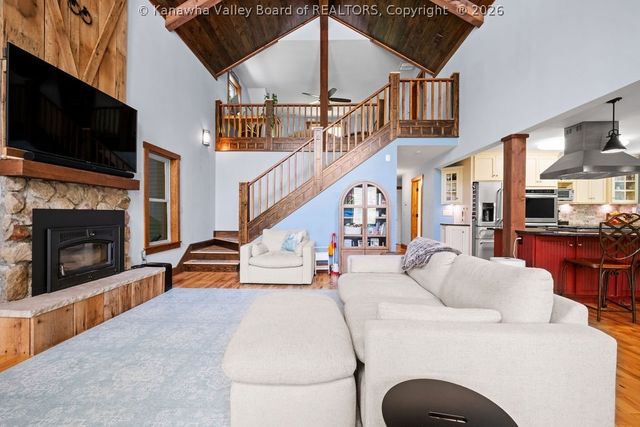 395 Long Branch Road, Charleston, WV 25314