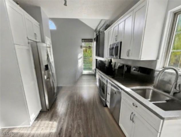 26985 Glenside Lane, Olmsted Twp, OH 44138