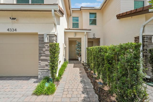 4334 Veleiros Avenue, Deerfield Beach, FL 33064