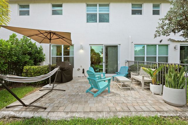 4334 Veleiros Avenue, Deerfield Beach, FL 33064