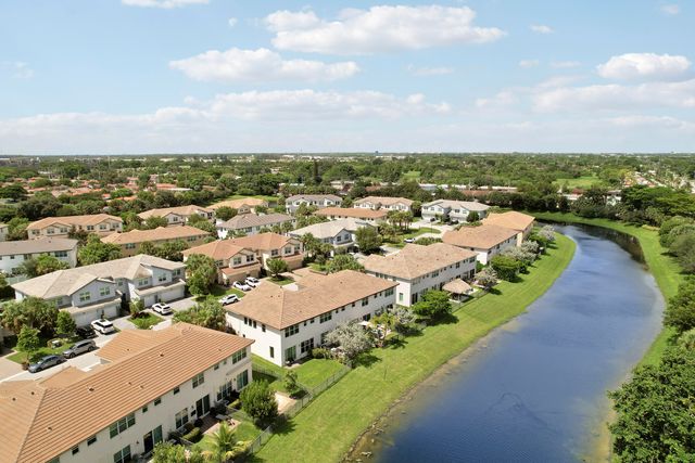 4334 Veleiros Avenue, Deerfield Beach, FL 33064
