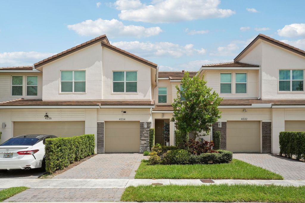 4334 Veleiros Avenue, Deerfield Beach, FL 33064