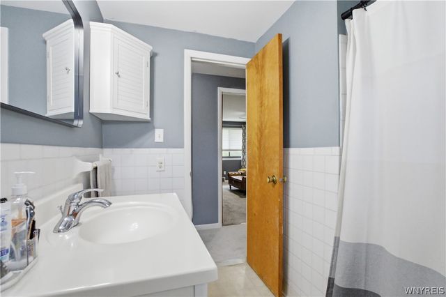 1717 Orchard Park Road, West Seneca, NY 14224