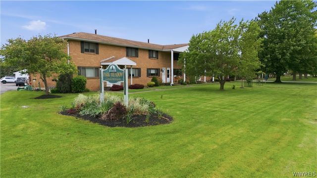 1717 Orchard Park Road, West Seneca, NY 14224
