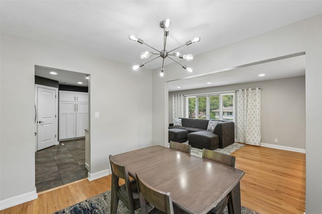 2074 NW 80th Court, Clive, IA 50325