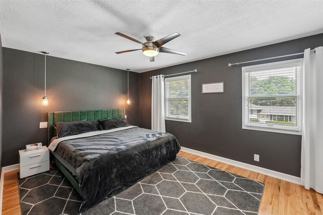 2074 NW 80th Court, Clive, IA 50325