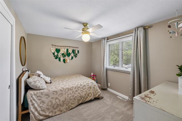2074 NW 80th Court, Clive, IA 50325