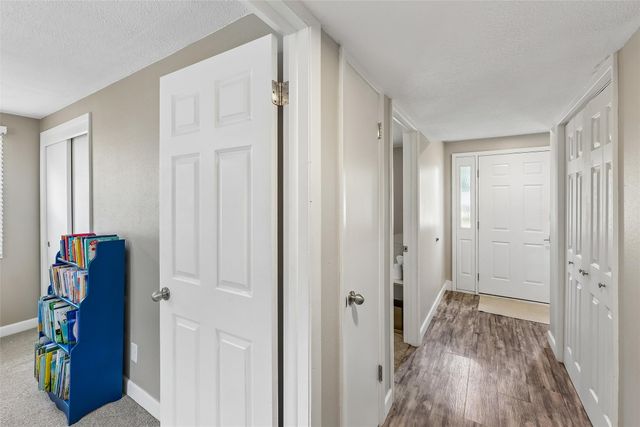 2074 NW 80th Court, Clive, IA 50325