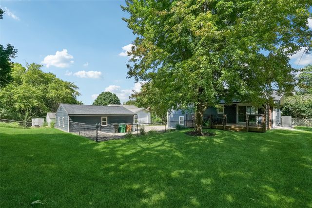 2074 NW 80th Court, Clive, IA 50325