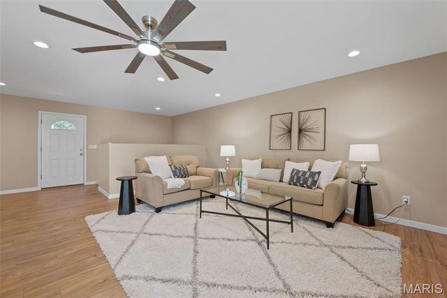 1634 Award Drive, Manchester, MO 63021