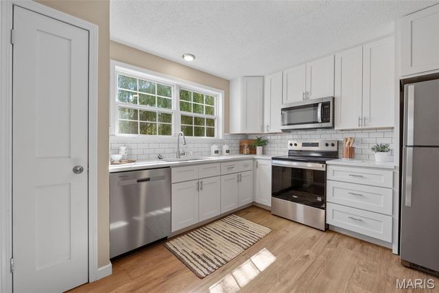 1634 Award Drive, Manchester, MO 63021