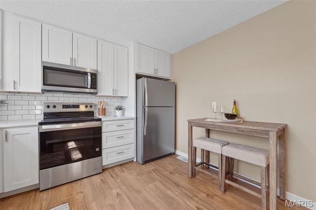 1634 Award Drive, Manchester, MO 63021