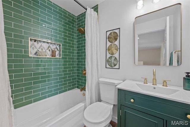 1634 Award Drive, Manchester, MO 63021