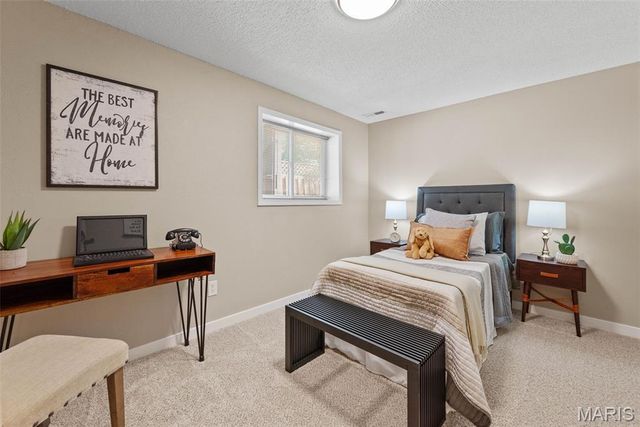 1634 Award Drive, Manchester, MO 63021