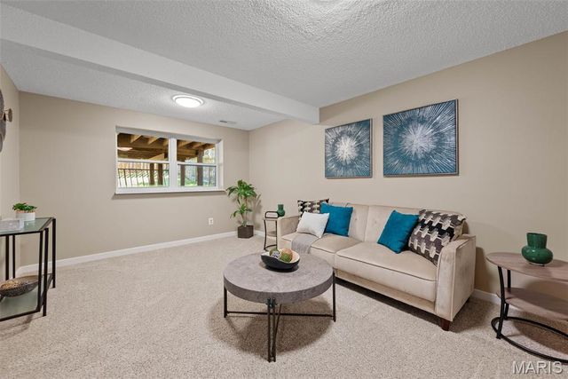 1634 Award Drive, Manchester, MO 63021