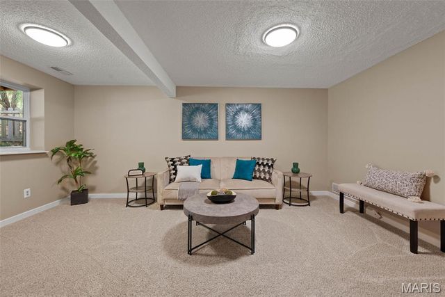 1634 Award Drive, Manchester, MO 63021