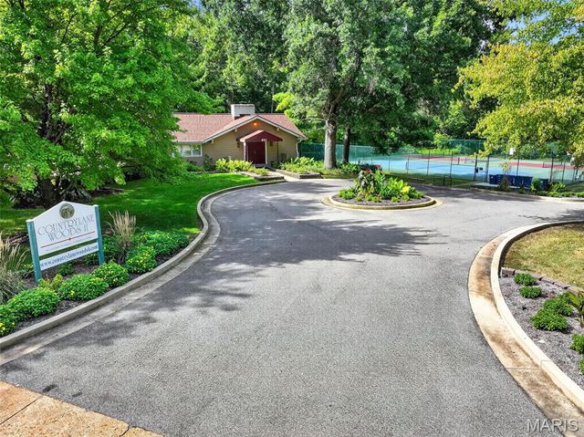 1634 Award Drive, Manchester, MO 63021