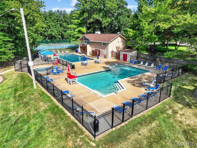 1634 Award Drive, Manchester, MO 63021