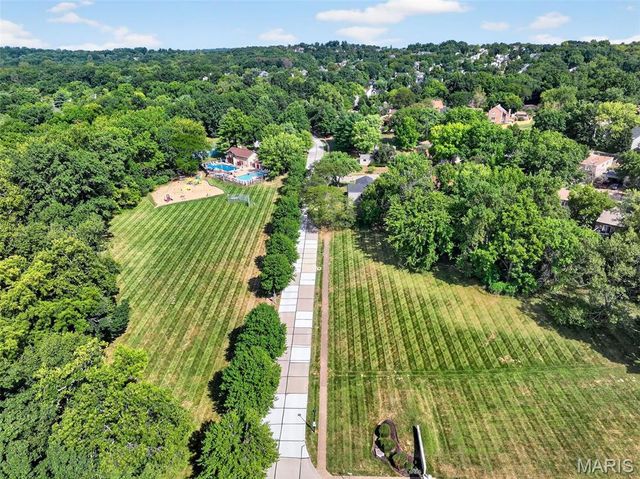 1634 Award Drive, Manchester, MO 63021