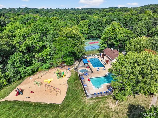 1634 Award Drive, Manchester, MO 63021