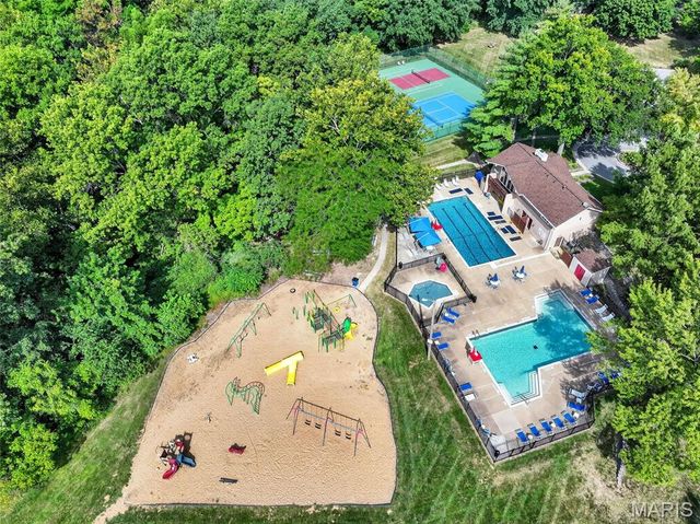 1634 Award Drive, Manchester, MO 63021