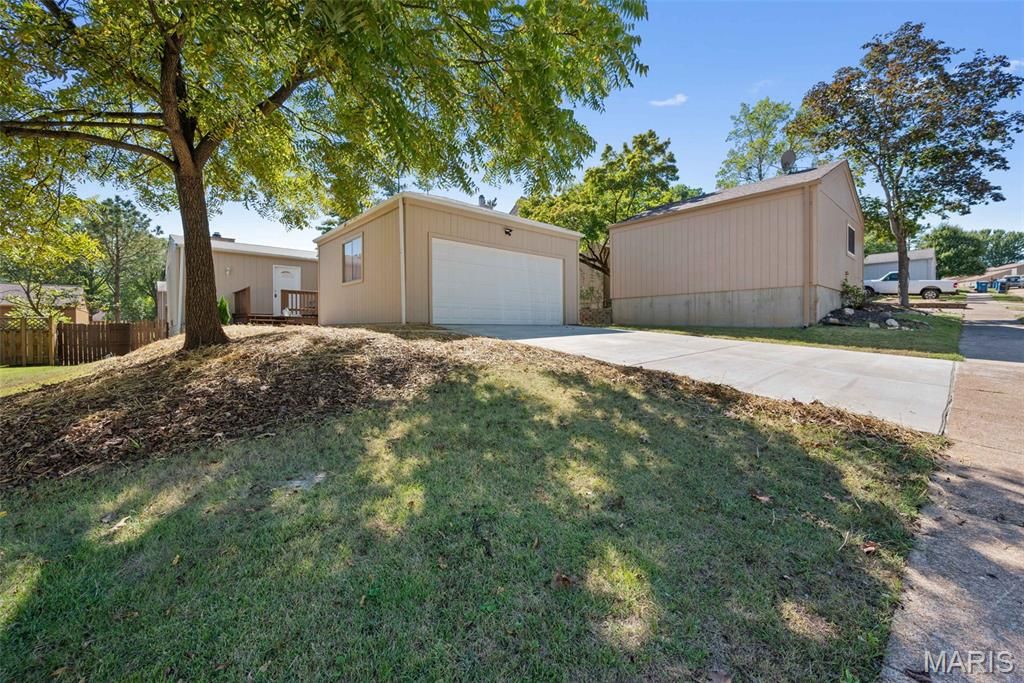 1634 Award Drive, Manchester, MO 63021