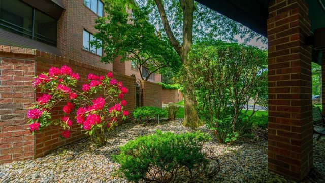 910 Ridge Road 405, Munster, IN 46321