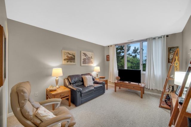 910 Ridge Road 405, Munster, IN 46321