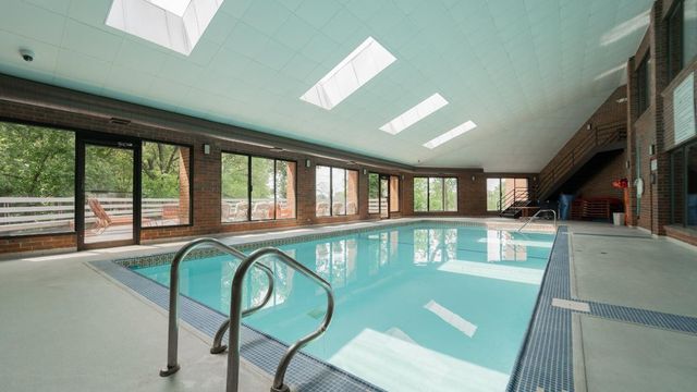 910 Ridge Road 405, Munster, IN 46321